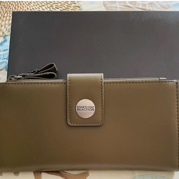 Kenneth Cole Reaction Wallet Army Green NEW - Picture 4 of 7